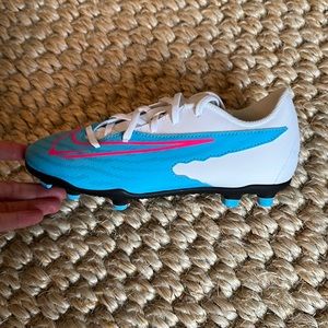 Nike Junior Phantom Cleats, 3Y